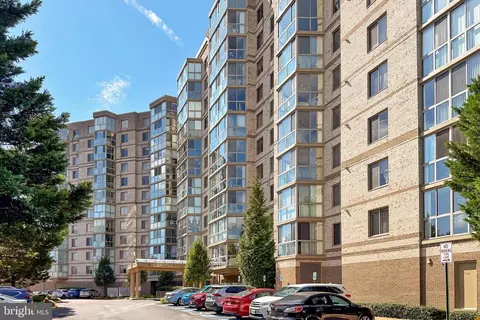 19385 Cypress Ridge Ter #712, Leesburg, VA 20176