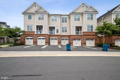 43031 Foxtrail Woods Ter #107, Ashburn, VA 20148