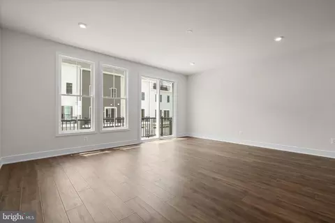 Living - 23081 Copper Tree Ter, Ashburn, VA 20148 photo 3 of 3