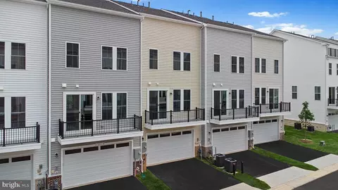 Other - 23081 Copper Tree Ter, Ashburn, VA 20148 photo 5 of 15