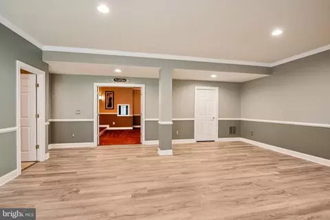 Living - 27586 Paddock Trail Pl, Chantilly, VA 20152 photo 11 of 14