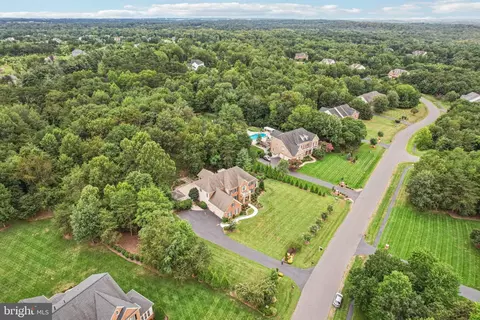 View/Area - 27586 Paddock Trail Pl, Chantilly, VA 20152 photo 4 of 13