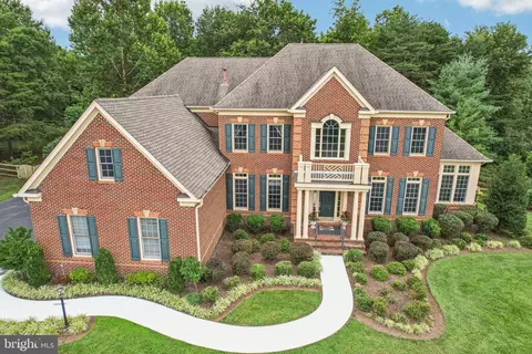 Exterior - 27586 Paddock Trail Pl, Chantilly, VA 20152 photo 11 of 18