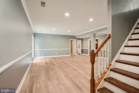 Living - 27586 Paddock Trail Pl, Chantilly, VA 20152 photo 10 of 14