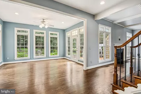 Living - 27586 Paddock Trail Pl, Chantilly, VA 20152 photo 6 of 14