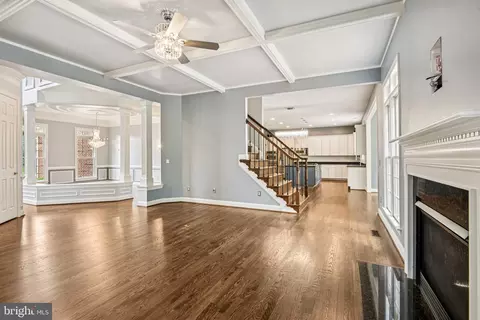 Living - 27586 Paddock Trail Pl, Chantilly, VA 20152 photo 2 of 14