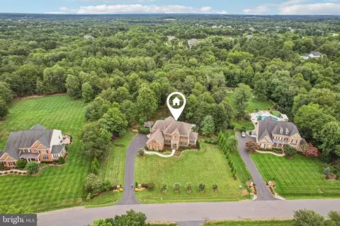 View/Area - 27586 Paddock Trail Pl, Chantilly, VA 20152 photo 2 of 13
