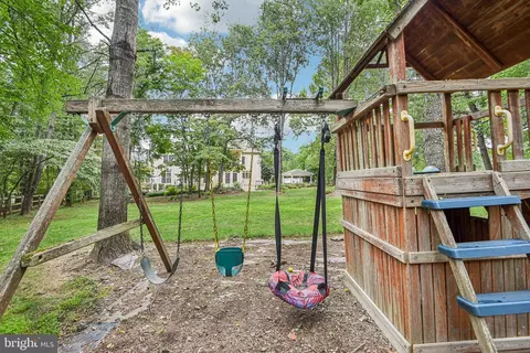 Exterior - 27586 Paddock Trail Pl, Chantilly, VA 20152 photo 4 of 18