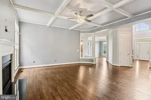 Living - 27586 Paddock Trail Pl, Chantilly, VA 20152 photo 4 of 14