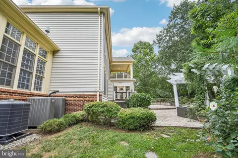 Exterior - 27586 Paddock Trail Pl, Chantilly, VA 20152 photo 6 of 18