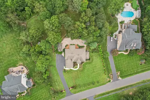 View/Area - 27586 Paddock Trail Pl, Chantilly, VA 20152 photo 8 of 13