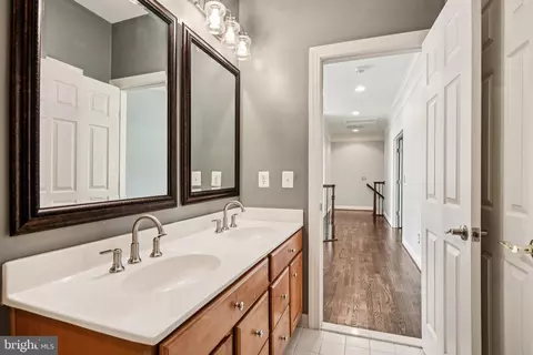 Bath - 27586 Paddock Trail Pl, Chantilly, VA 20152 photo 6 of 8