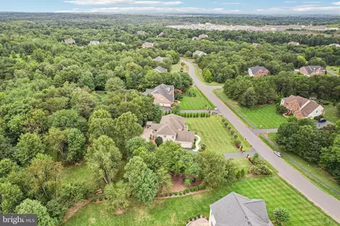 View/Area - 27586 Paddock Trail Pl, Chantilly, VA 20152 photo 5 of 13