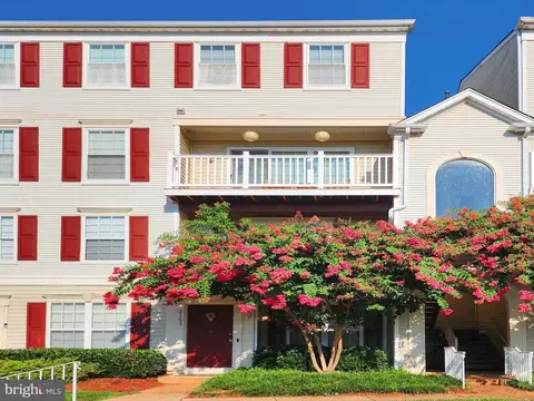 21897 Elkins Ter, Sterling, VA 20166