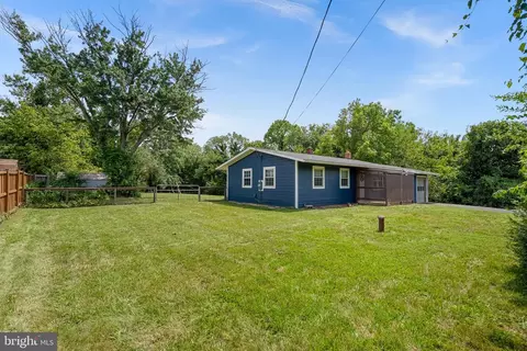 Exterior - 21506 Shellhorn Rd, Ashburn, VA 20147 photo 3 of 8