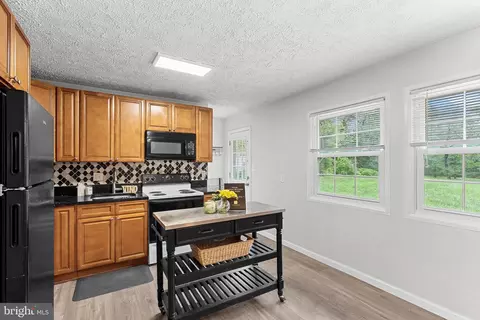 Kitchen - 21506 Shellhorn Rd, Ashburn, VA 20147 photo 2 of 3