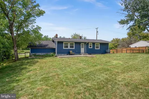 Exterior - 21506 Shellhorn Rd, Ashburn, VA 20147 photo 6 of 8