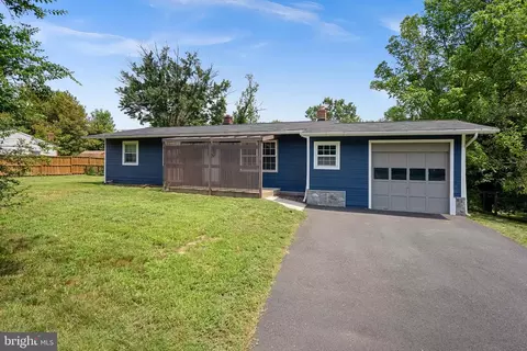 Exterior - 21506 Shellhorn Rd, Ashburn, VA 20147 photo 2 of 8
