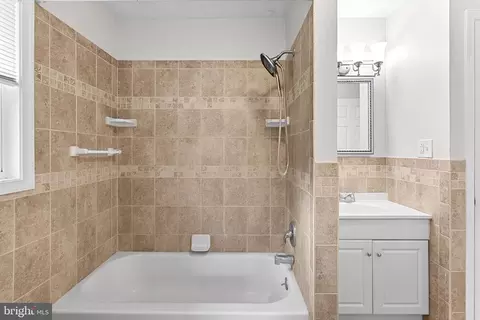 Bath - 21506 Shellhorn Rd, Ashburn, VA 20147 photo 1 of 2