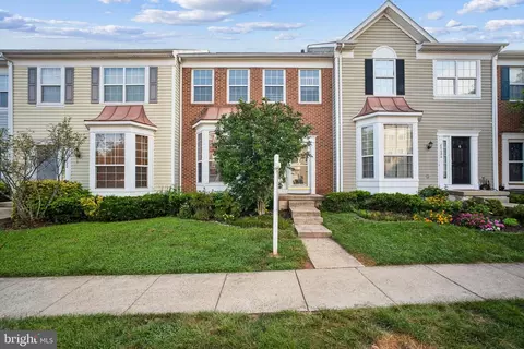 45624 Waterloo Sq, Sterling, VA 20166
