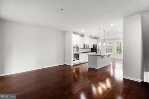 22275 Sims Ter, Ashburn, VA 20148 photo 9