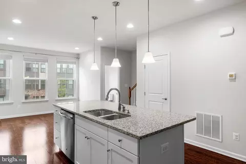 22275 Sims Ter, Ashburn, VA 20148 photo 10