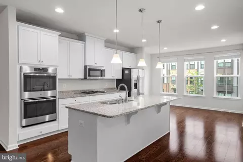 22275 Sims Ter, Ashburn, VA 20148 photo 4