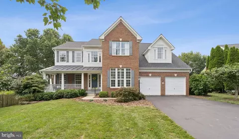 416 Falls Chapel Ct, Purcellville, VA 20132