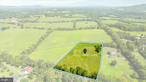 41272 Yakey Ln, Lovettsville, VA 20180