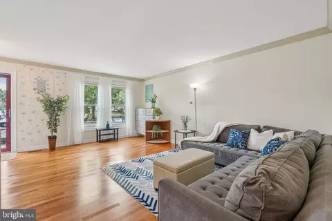 Living - 21180 Hedgerow Ter, Ashburn, VA 20147 photo 1 of 4