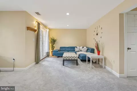Living - 21180 Hedgerow Ter, Ashburn, VA 20147 photo 4 of 4