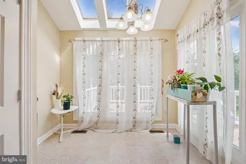 Entry Way - 21180 Hedgerow Ter, Ashburn, VA 20147 photo 2 of 4