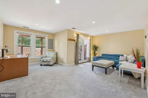 Living - 21180 Hedgerow Ter, Ashburn, VA 20147 photo 3 of 4