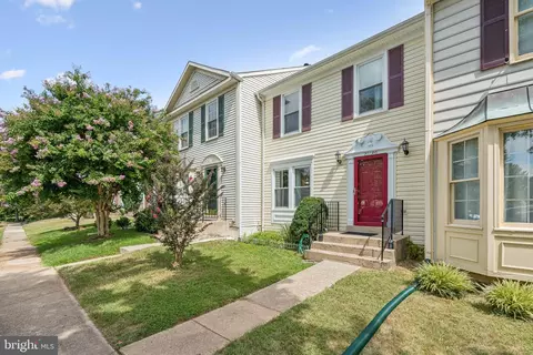 Exterior - 21180 Hedgerow Ter, Ashburn, VA 20147 photo 2 of 8