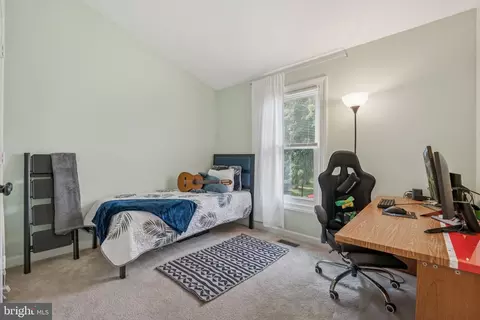 Bedroom - 21180 Hedgerow Ter, Ashburn, VA 20147 photo 6 of 6