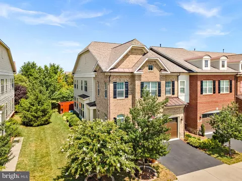 42584 Dreamweaver Dr, Brambleton, VA 20148