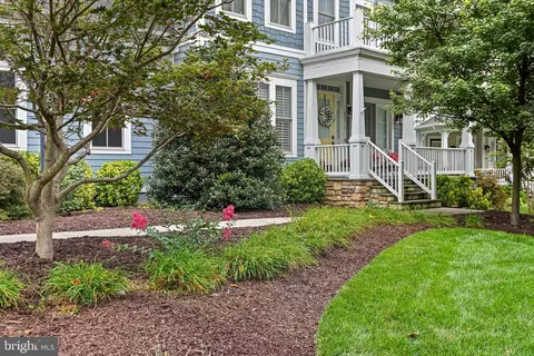Exterior - 23712 Safflower Ct, Ashburn, VA 20148 photo 2 of 10