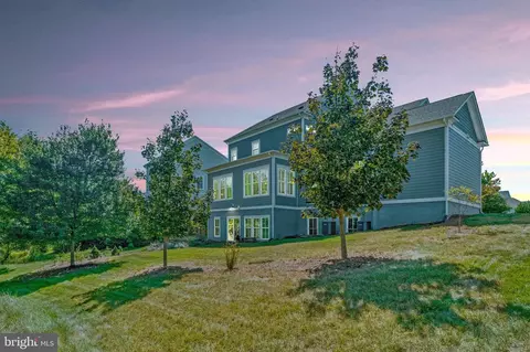 Exterior - 23712 Safflower Ct, Ashburn, VA 20148 photo 7 of 10