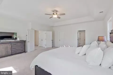 Bedroom - 23712 Safflower Ct, Ashburn, VA 20148 photo 3 of 8