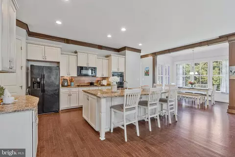 Kitchen - 23712 Safflower Ct, Ashburn, VA 20148 photo 2 of 2