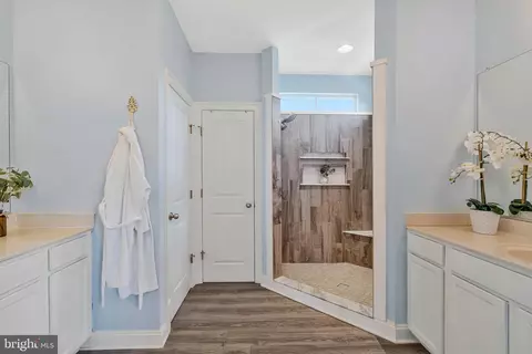 Entry Way - 23712 Safflower Ct, Ashburn, VA 20148 photo 11 of 15
