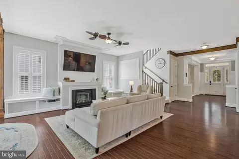 Entry Way - 23712 Safflower Ct, Ashburn, VA 20148 photo 5 of 15
