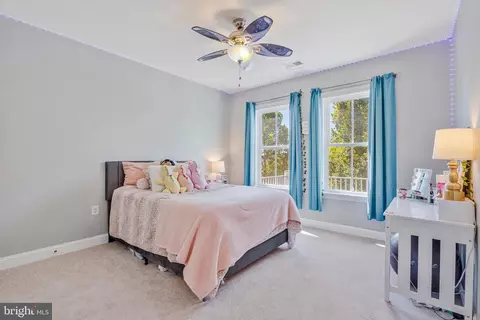 Bedroom - 23712 Safflower Ct, Ashburn, VA 20148 photo 7 of 8