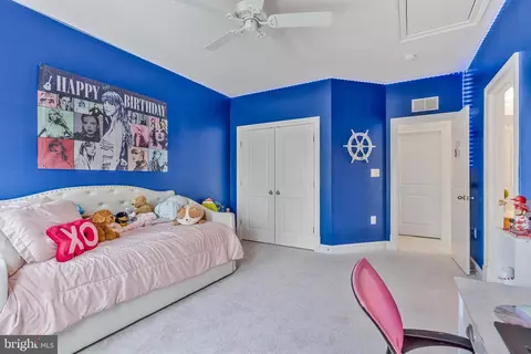 Bedroom - 23712 Safflower Ct, Ashburn, VA 20148 photo 6 of 8