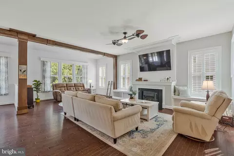 Entry Way - 23712 Safflower Ct, Ashburn, VA 20148 photo 4 of 15