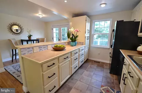 8 Bickel Ct, Sterling, VA 20165 photo 8