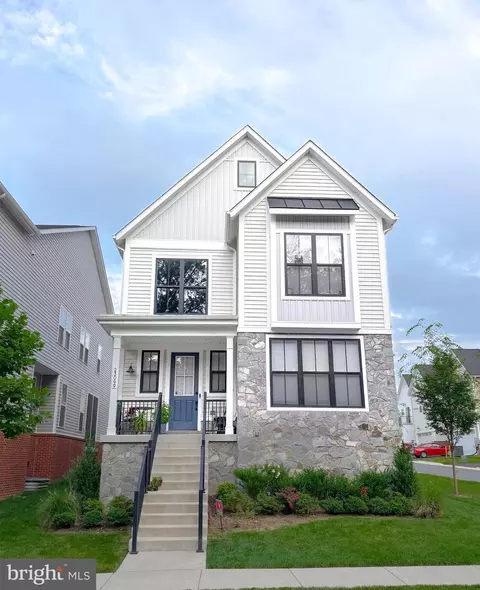 23099 Glenwood Heights Cir, Brambleton, VA 20148