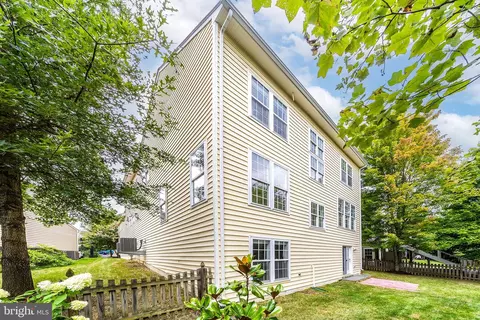 Exterior - 21934 Windover Dr, Broadlands, VA 20148 photo 7 of 10