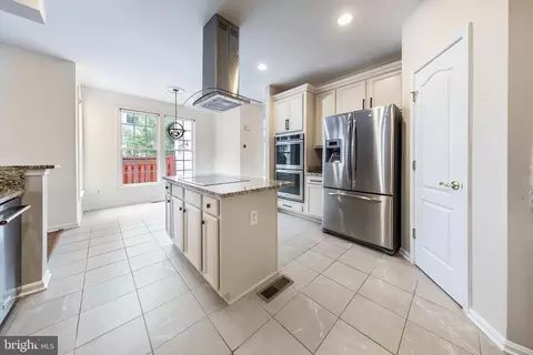 Kitchen - 21934 Windover Dr, Broadlands, VA 20148 photo 1 of 2