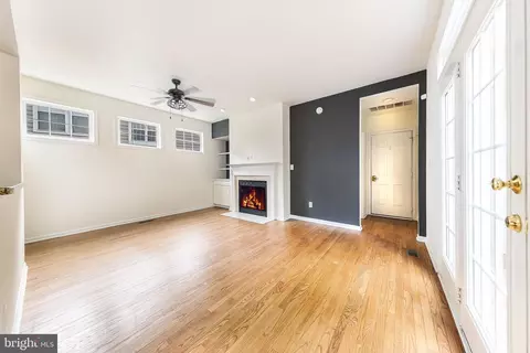 Living - 21934 Windover Dr, Broadlands, VA 20148 photo 4 of 4